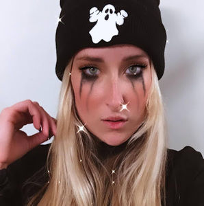 Meet your Posher, Amandanoel